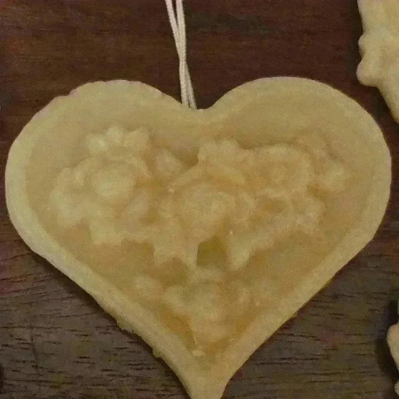 Handmade beeswax  ornaments - mystery box - set of 5 - Picture 8 of 8